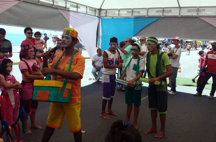 Jovens do Serviço de Convivência participam da Semana do Bebê