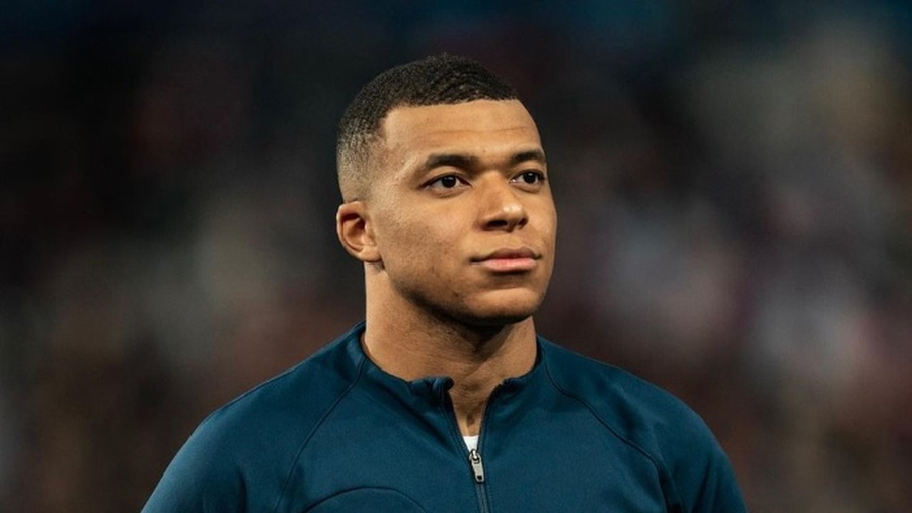 Mbappé volta aos treinos no PSG e presidente confirma permanência, diz jornal