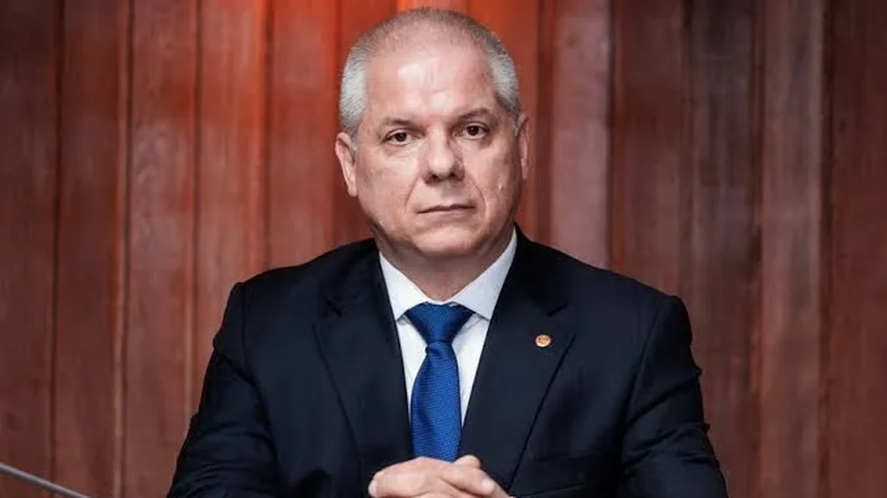 Ex-presidente do INSS usava código para repasse de propina a pizzaria, diz PF