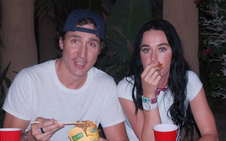 Katy Perry aproveita o Coachella ao lado de Justin Trudeau