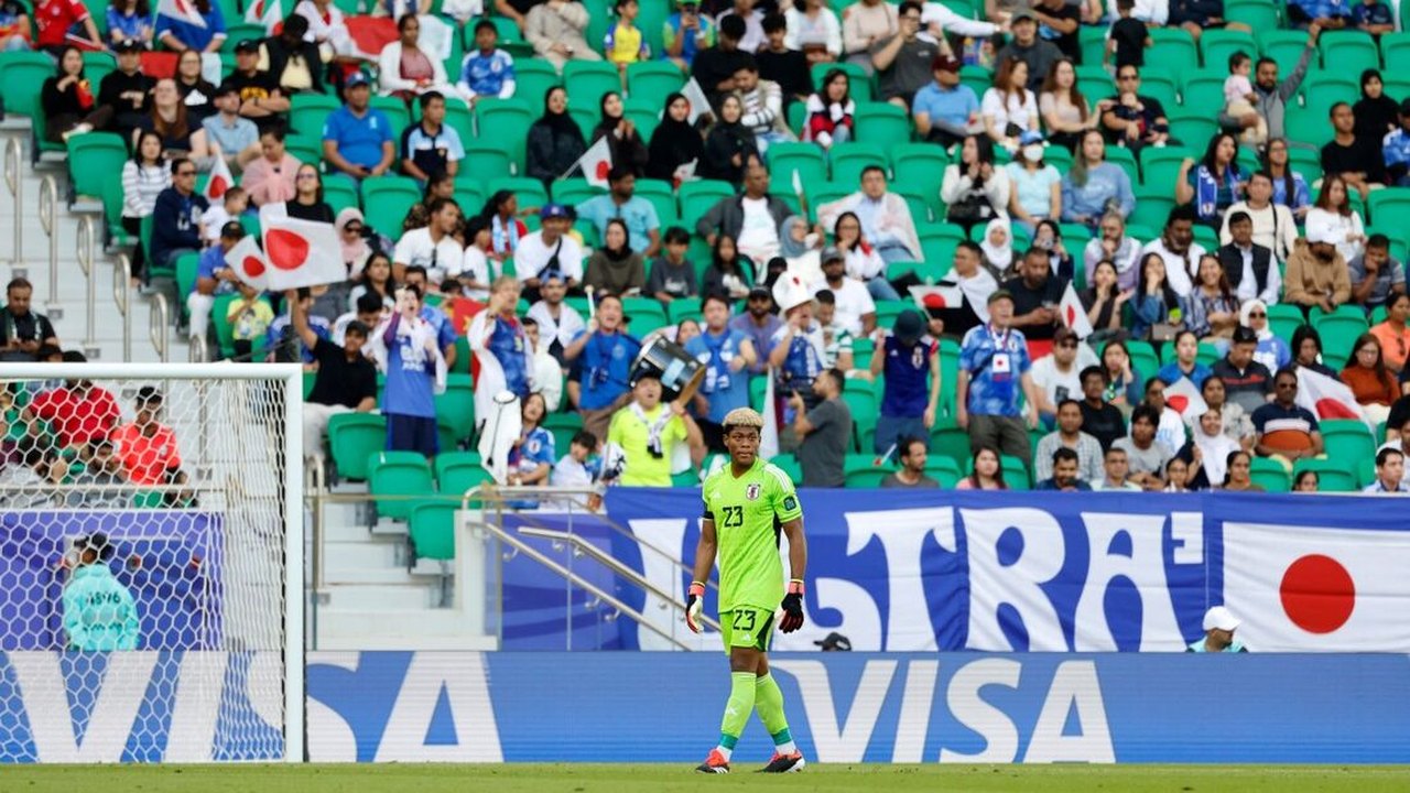 Goleiro do Japão denuncia ter recebido insultos racistas na web após erros na Copa da Ásia