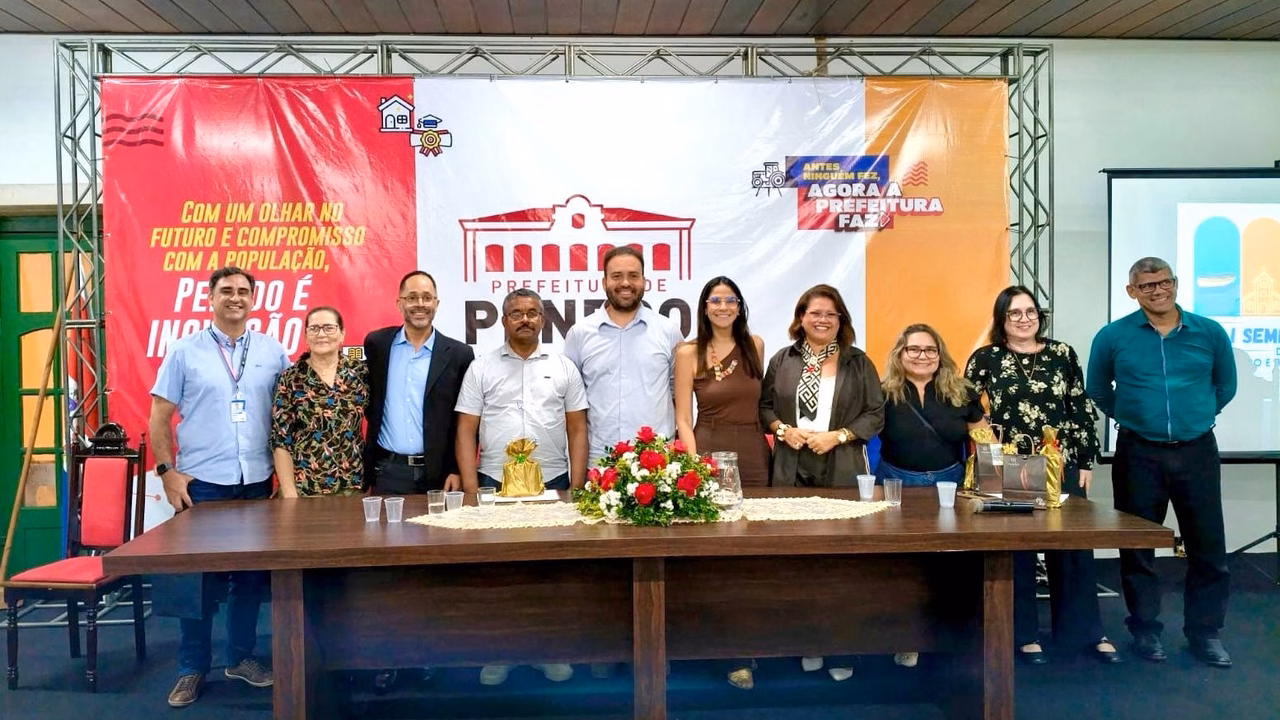 Penedo sedia seminário de turismo e firma protocolo para o desenvolvimento da Região Caminho das Águas