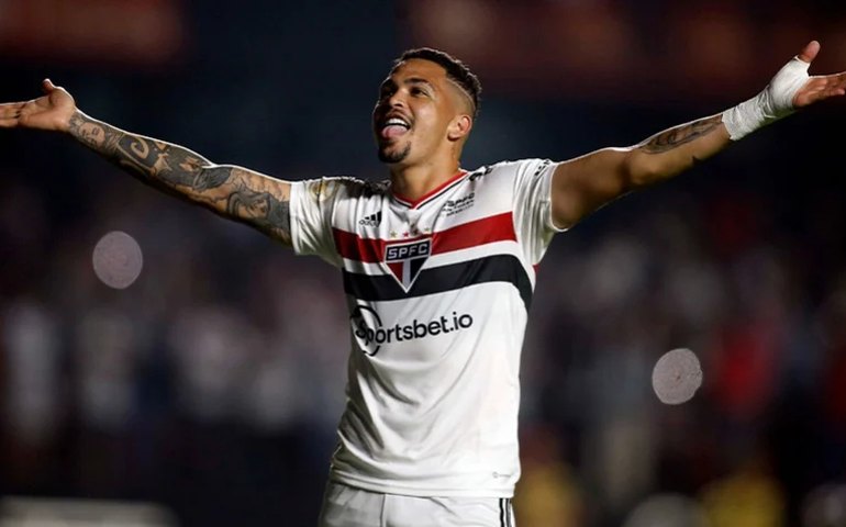 Luciano marca duas vezes e dá 1ª vitória ao São Paulo fora de casa no Brasileirão