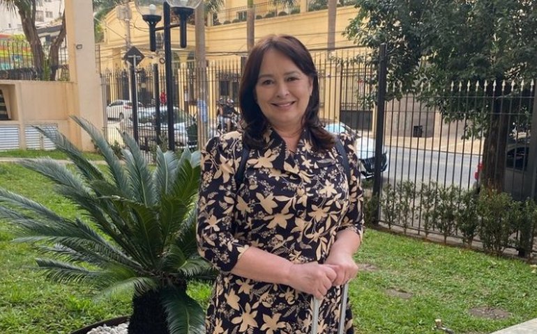 Myrian Rios diz que se arrependeu de fotos para revista masculina aos 17 anos