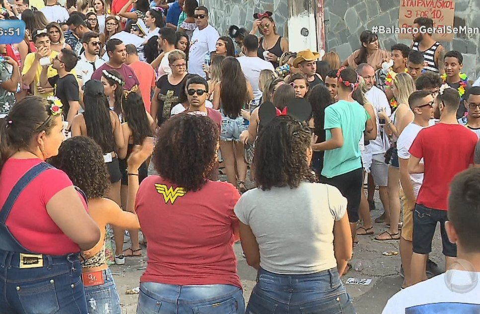 Tradicional bloquinho "Seu Inácio" agita foliões -