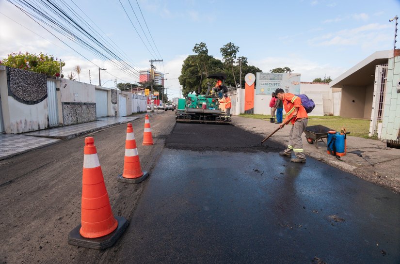 Rua da Gruta de Lourdes é requalificada com serviços de pavimentação