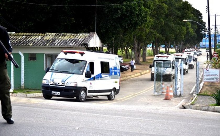 Sistema prisional transfere 130 custodiados para o Agreste