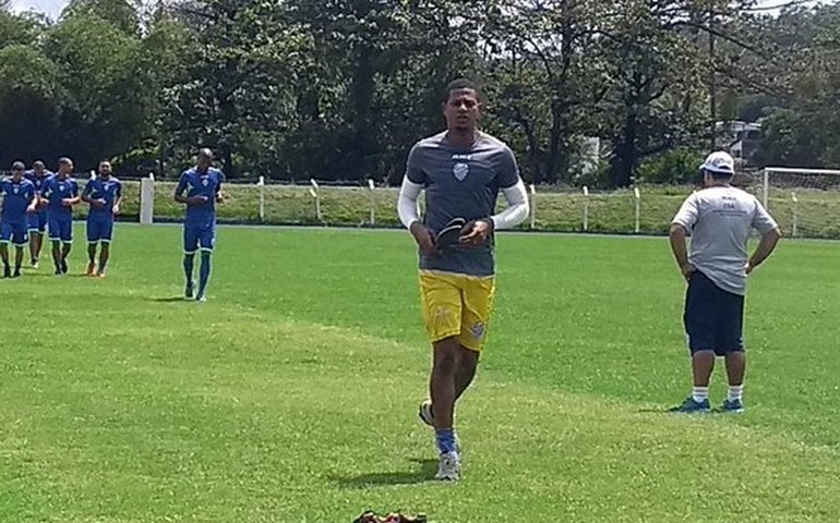 CSA treina bola parada e encerra preparação para enfrentar o Salgueiro