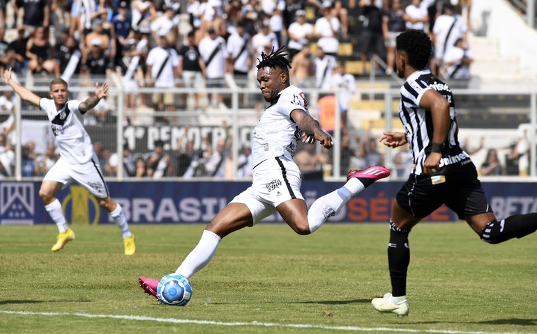 Ponte Preta esbarra em forte marcação do Ceará e empata sem gols na Série B