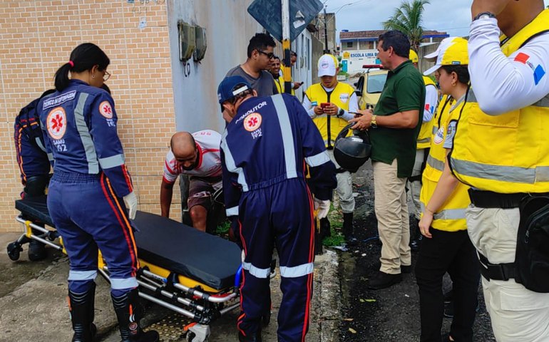  Ronda no Bairro socorre feridos em acidente entre motos no Benedito Bentes 