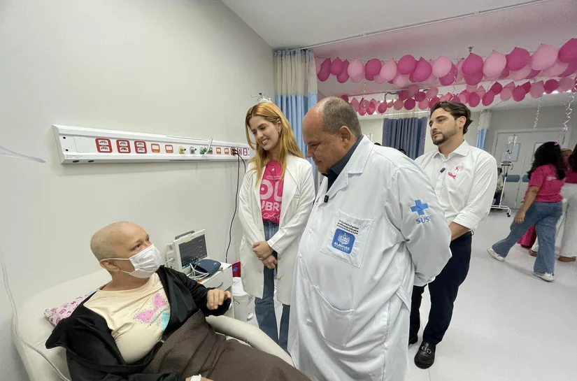 Secretário de Estado da Saúde participa de acolhimento a mulheres que tratam o câncer de mama