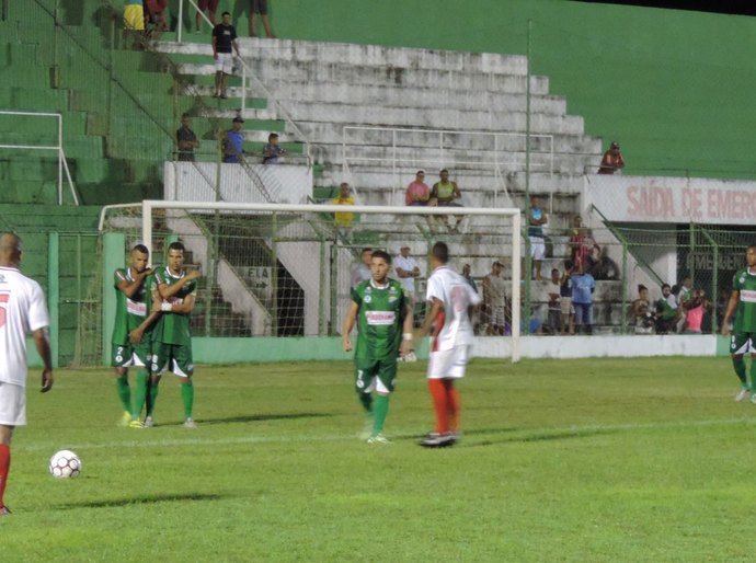 Coruripe fez dois jogos-treino diante do seu torcedor, neste sábado, no Gersão
