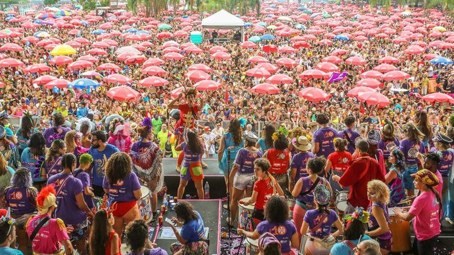 Blocos abrem desfiles domingo e alertam para situação no centro do Rio