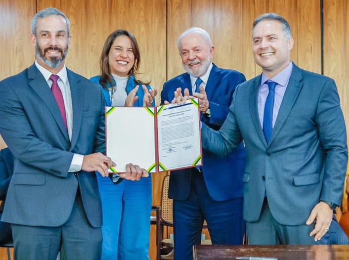Em assinatura de duplicação da BR-423/PE, Lula pede que governadores “tragam projetos”