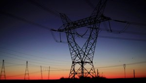 Apagão deixa cidades sem energia elétrica e sinal