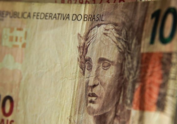 Governo anuncia medidas para regularizar dívidas do Simples após veto