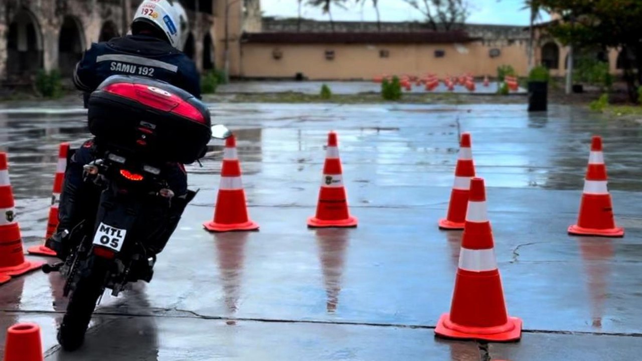 Samu promove treinamento de pilotagem segura para aprimorar atendimento do serviço de motolância