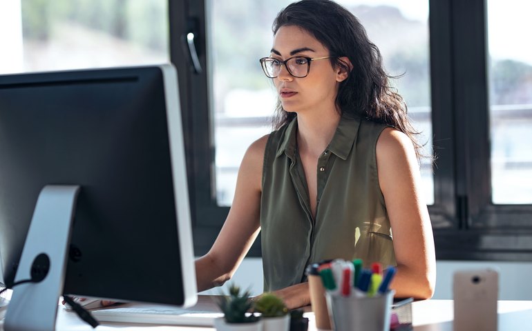 Startup une ergonomia e tecnologia para promover o bem-estar no home office