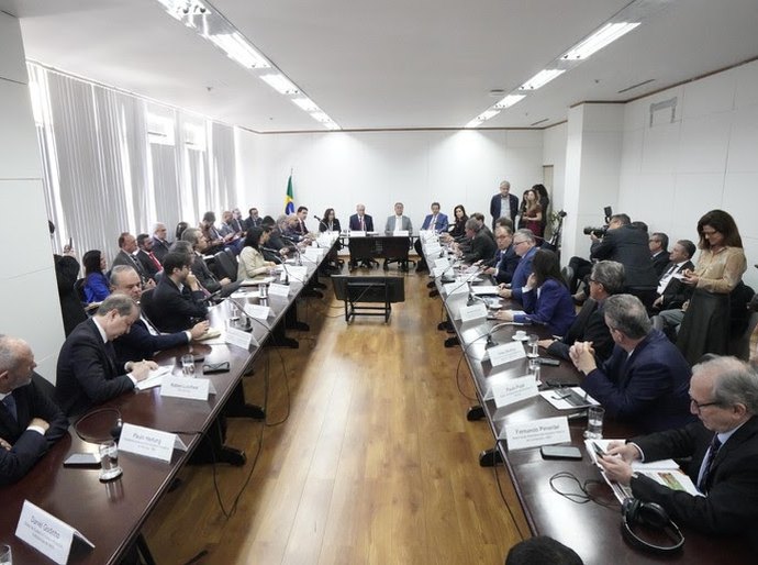 Governo reúne setor produtivo para avaliar impacto e buscar soluções frente a tarifas dos EUA