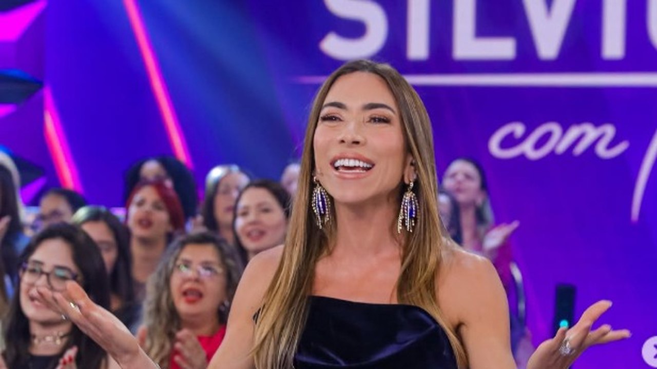 Patrícia Abravanel surge sem aliança em viagem com mãe e filhos