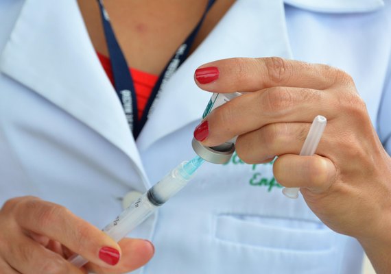 Sesau reforça a importância da vacinação de crianças e adolescentes contra a dengue