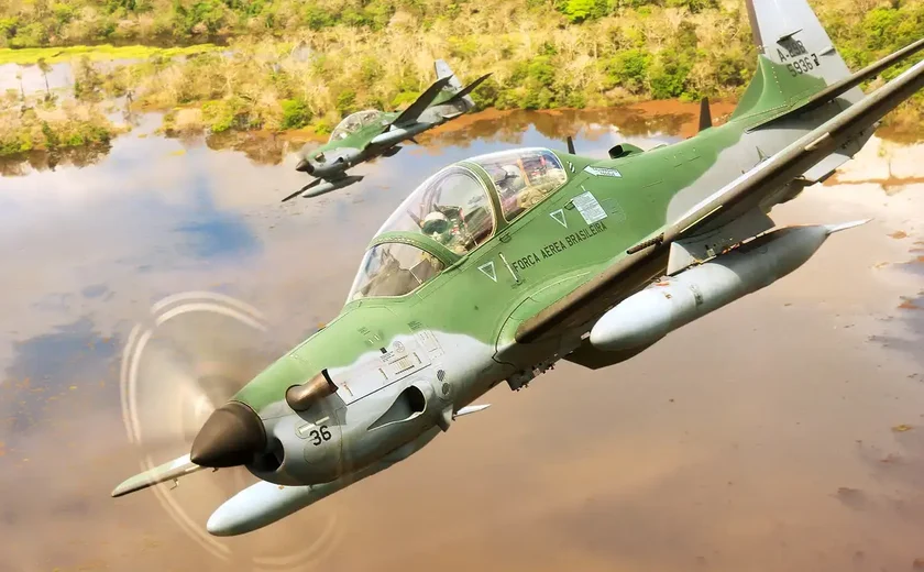 Avião da Esquadrilha da Fumaça cai no interior de São Paulo