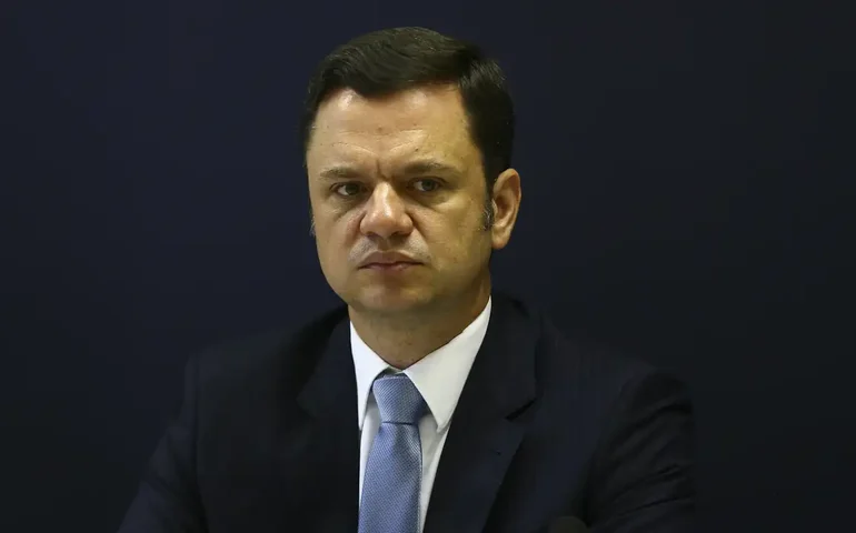 Anderson Torres pede para cumprir pena em unidade especial da PF ou PM, alegando ameaças