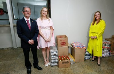‘Natal sem Fome’: Comarca de Viçosa doa mais de cem quilos de alimentos