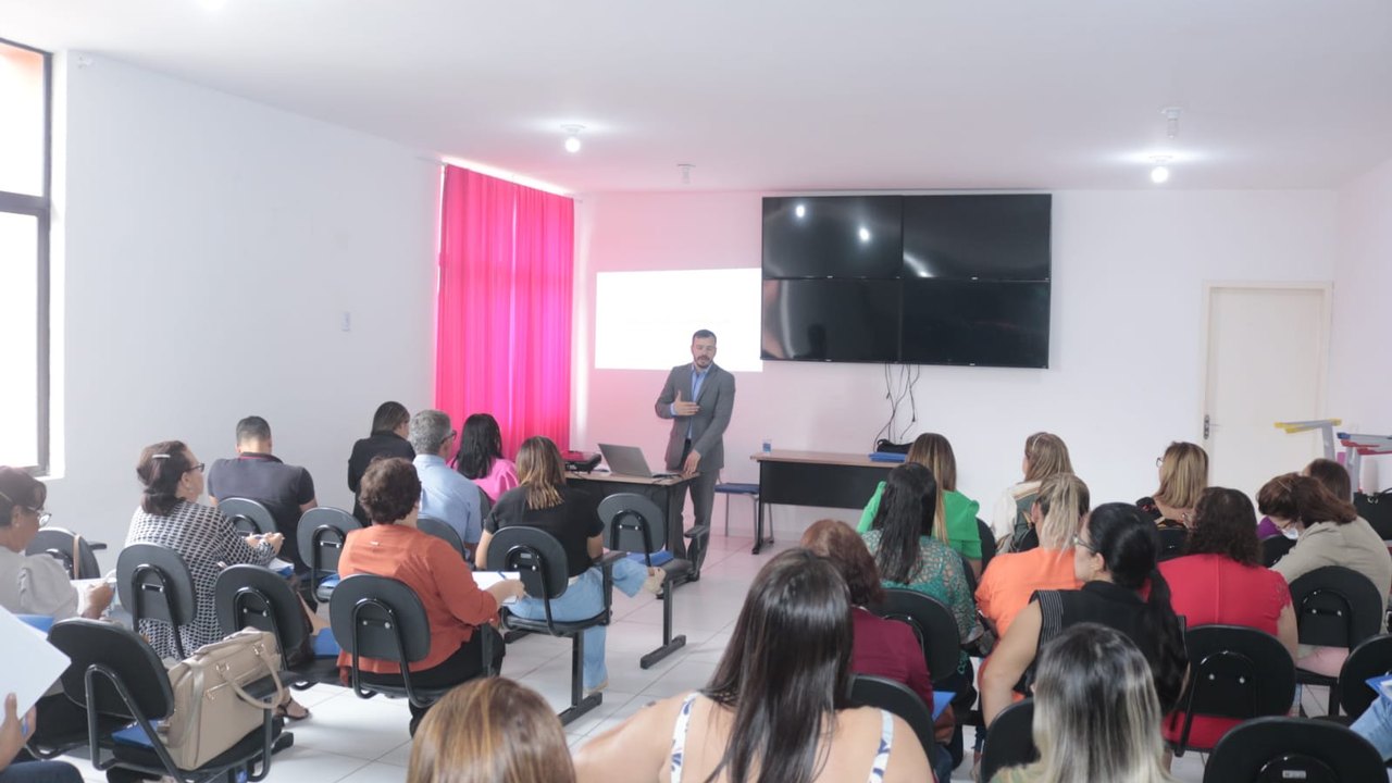 Gestores escolares recebem cursos de qualificação em Palmeira dos Índios
