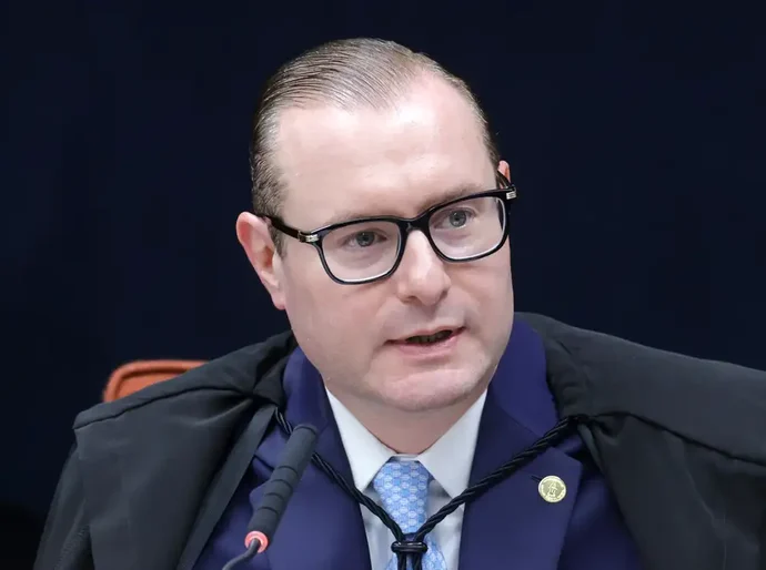 Zanin autoriza julgar ação que acusa deputados do PL de corrupção