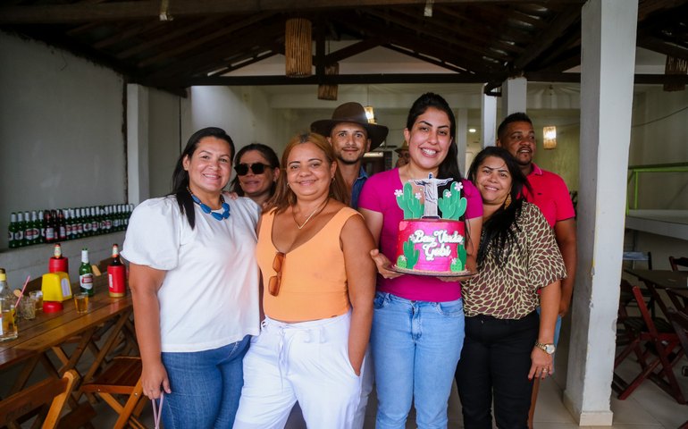 Em viagem ao Sertão Alagoano, Gabi Gonçalves visita a população de Água Branca e Pão de Açúcar