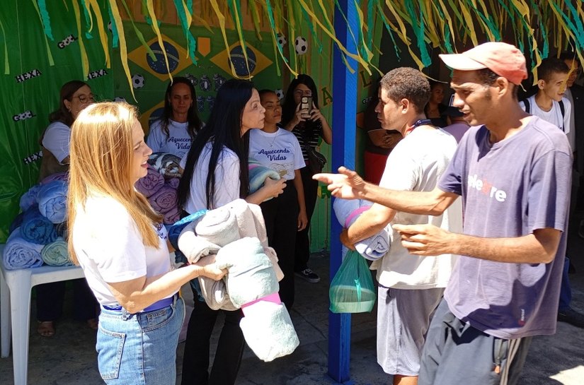 Assistidos pelos Centros Pop recebem doações de cobertores