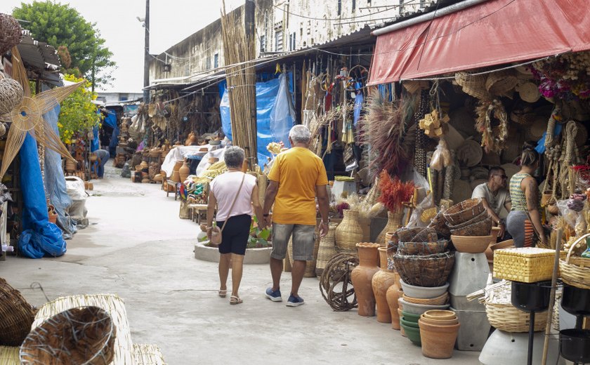 Mercado do Artesanato leva ao público atrações no projeto palco aberto neste sábado (10)