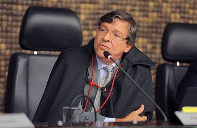 Presidente do TJ suspende resolução que aumentou taxas dos cartórios de imóveis