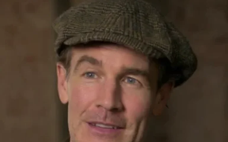 James Van Der Beek leiloa itens de 'Dawson's Creek' para custear tratamento de câncer