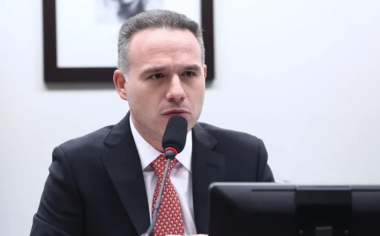 Presidente do Conselho de Ética define relator do caso Eduardo Bolsonaro