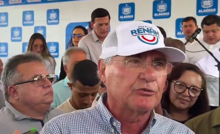 Renan Calheiros durante evento em Pariconha, Alagoas