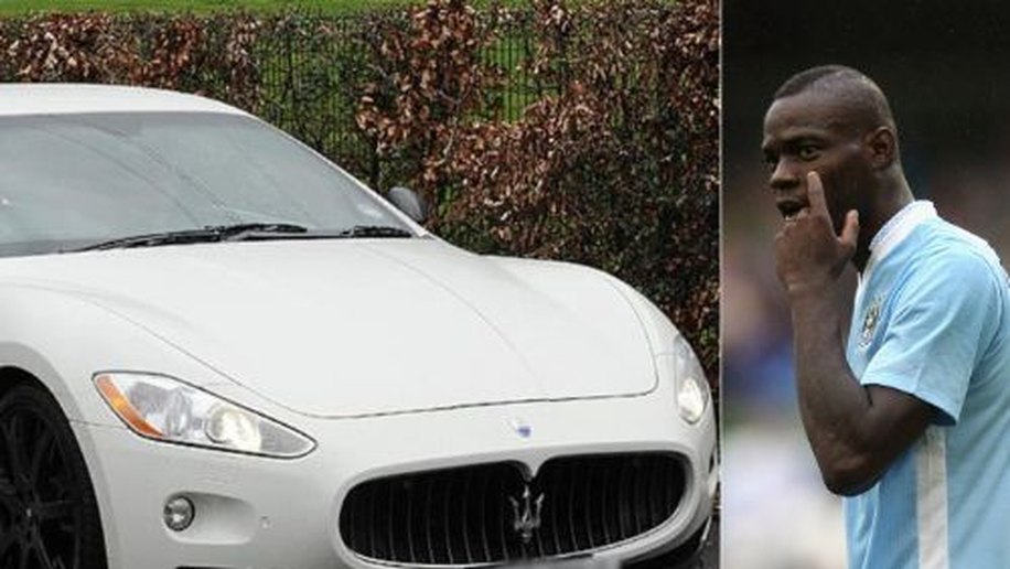 Colegas decidem zoar jogador e estragam Maserati de R$ 750 mil