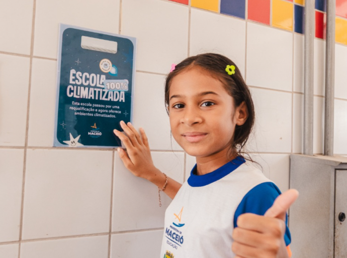 Escola municipal no Benedito Bentes recebe selo de 100% climatizada