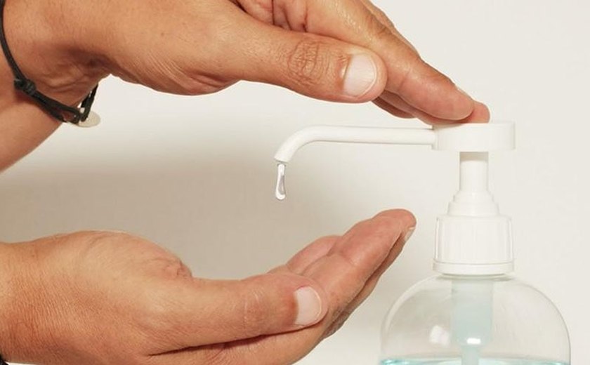 Álcool gel impróprio para consumo é identificado em comércios de Gramado