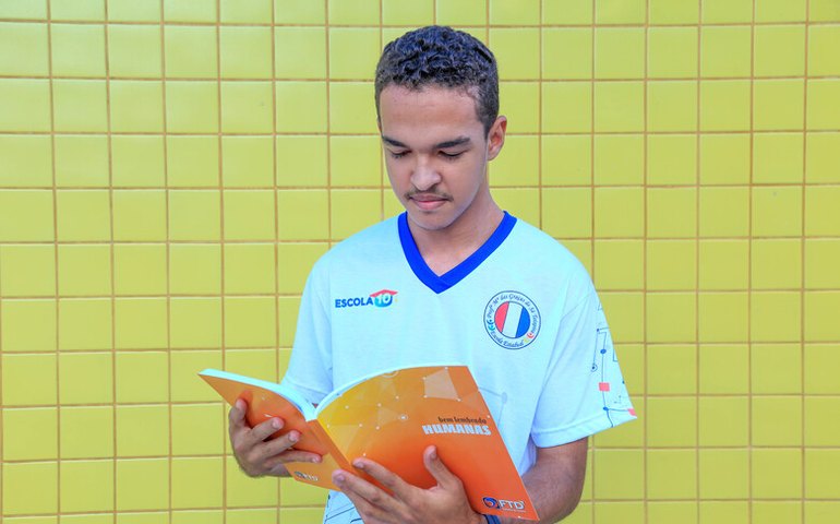 “Professora abriu minha mente para a redação”, diz estudante da rede estadual