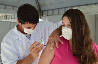 Alagoas já vacinou mais de 80% da população com a 1ª dose contra a Covid-19