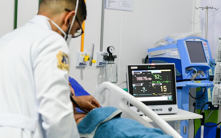 Rede estadual de saúde está preparada para atender vítimas de intoxicação por metanol em bebidas