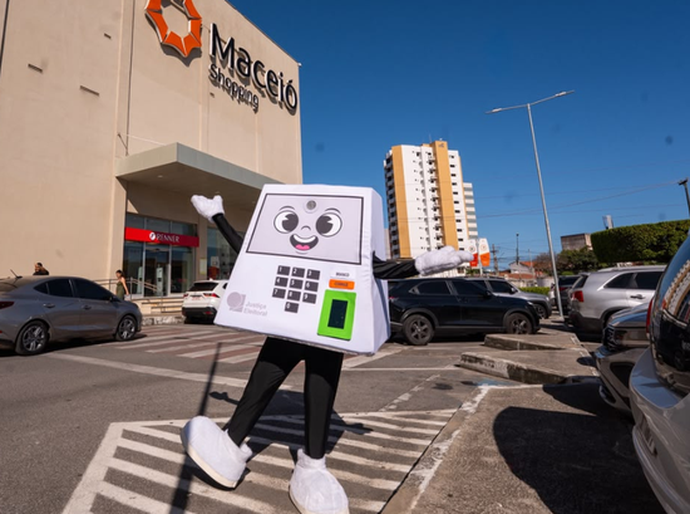 TRE realiza evento com foco em treinamento de eleitores idosos na orla de Maceió neste domingo