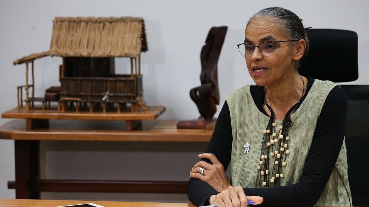 Internada com covid-19 em SP, Marina Silva é alvo de deboche de médicos no Acre