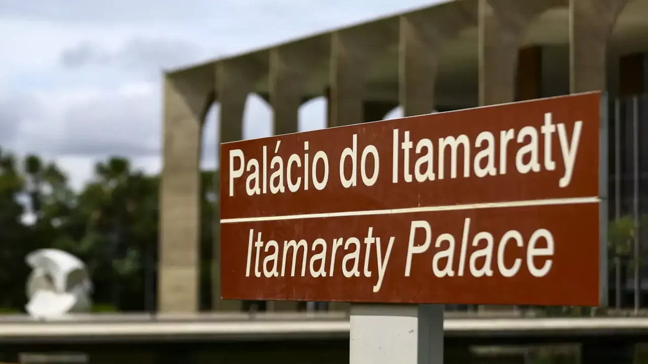 Brasil observa apreensivo o potencial retorno de Trump à Casa Branca, diz mídia
