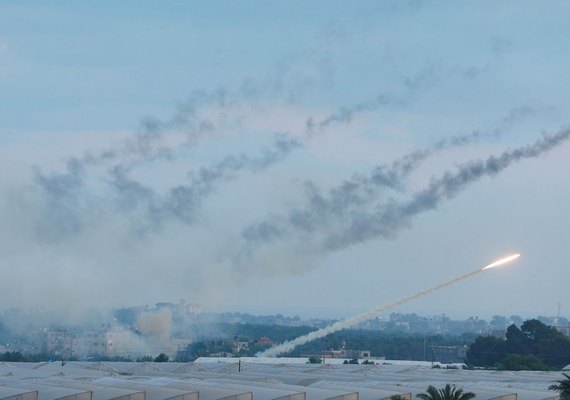 Aéreas americanas e europeias suspendem voos para Tel Aviv, em meio a bombardeio