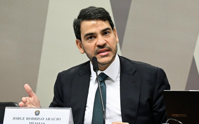 CCJ do Senado aprova indicação de Jorge Messias ao STF com 16 votos favoráveis