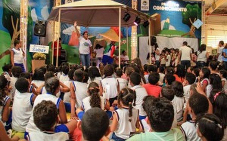 Participação da Prefeitura de Maceió na Bienal registra compromisso com a Educação