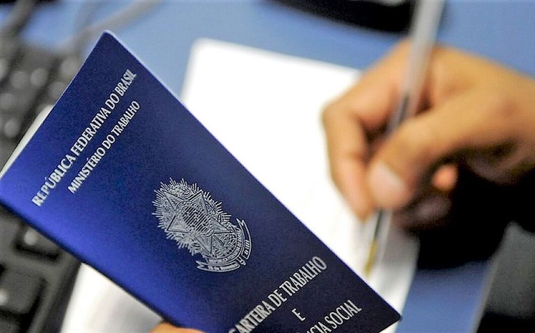 Brasil abre 188.021 postos de trabalho com carteira assinada em julho